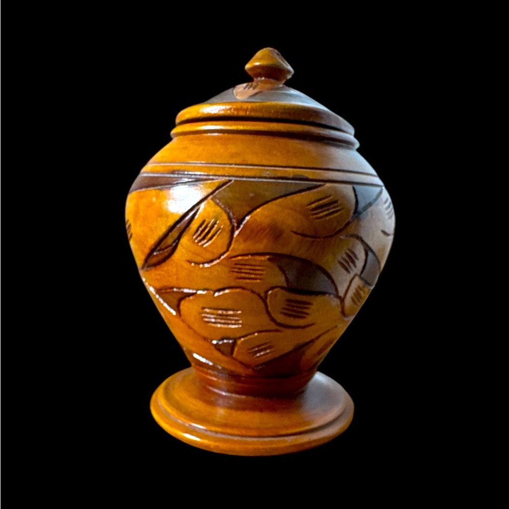 Handcrafted Wooden Art Vase Urn w/lid. Rich Brown. (6-M)
